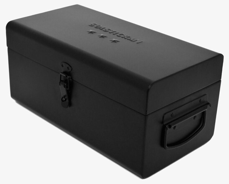 Förvaringslåda Svart från Solstickan i ett neutralt rum