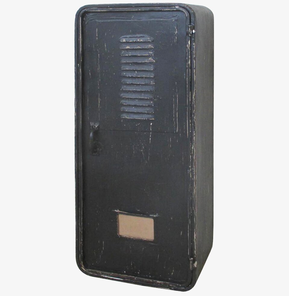 Bild av ett industriellt plåtskåp för stil och funktion